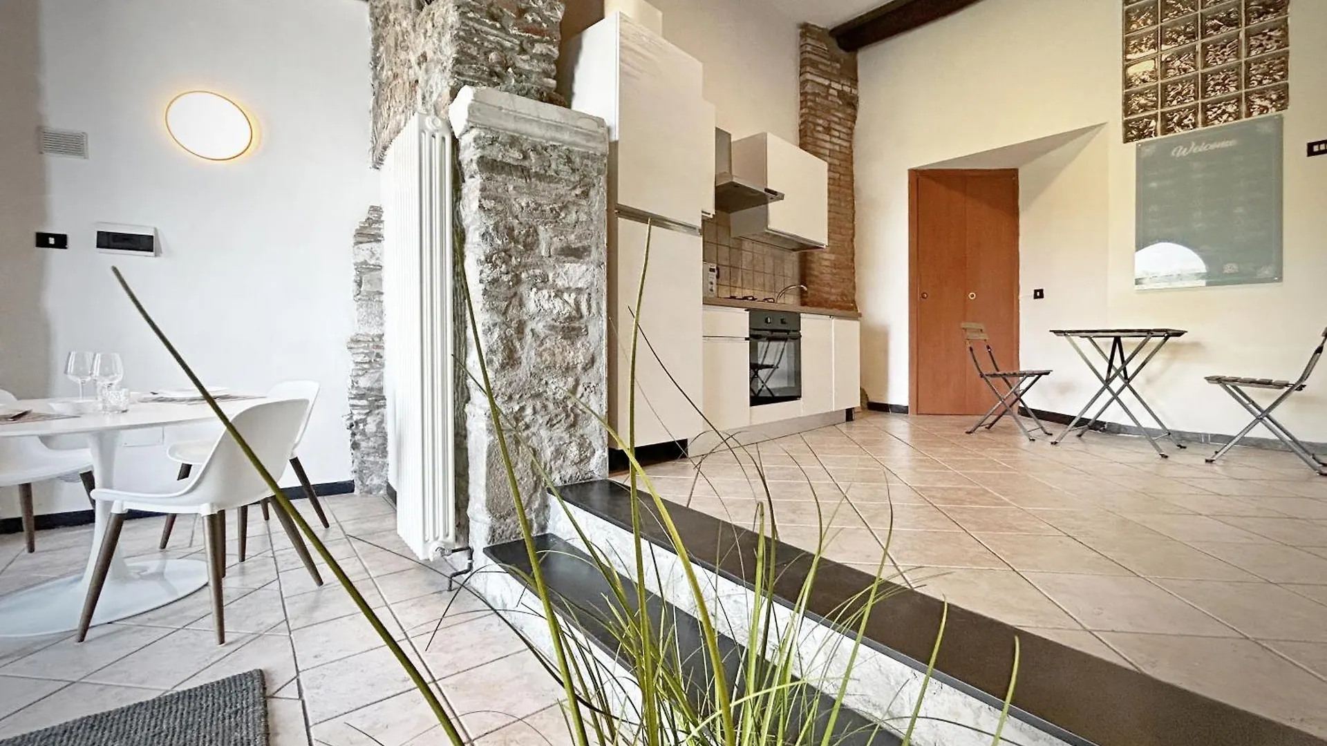 Pietra Azzurra, Newly Renovated Apartment Corniglia