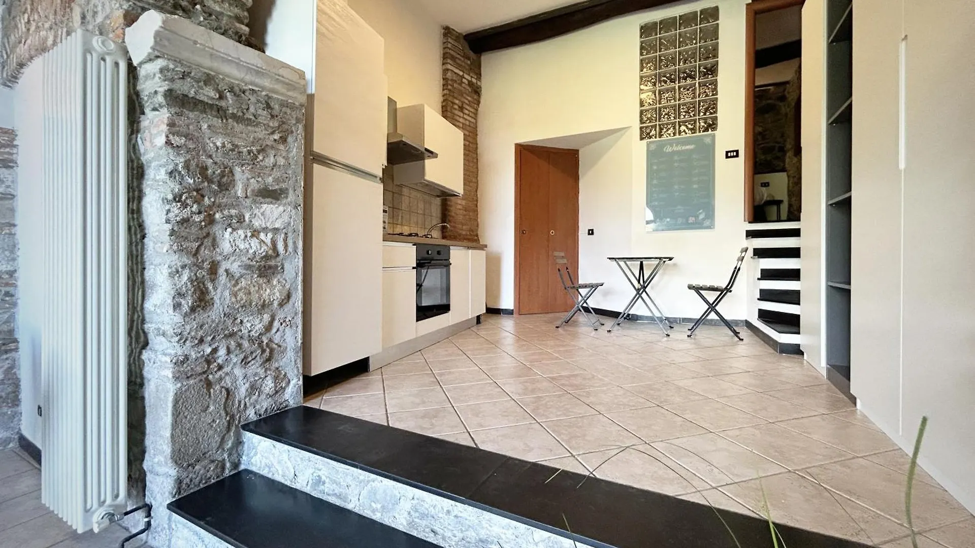 Pietra Azzurra, Newly Renovated Apartment Corniglia