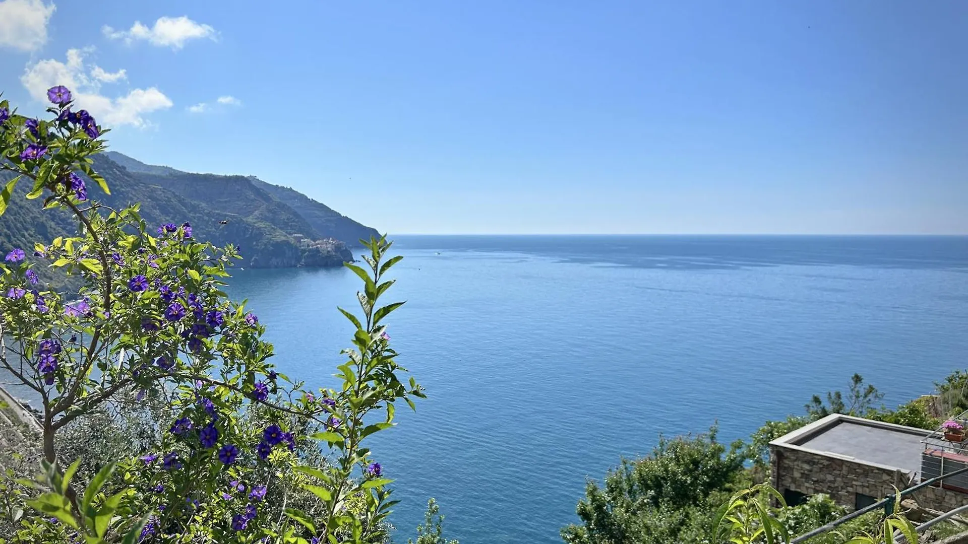 Pietra Azzurra, Newly Renovated Apartment Corniglia